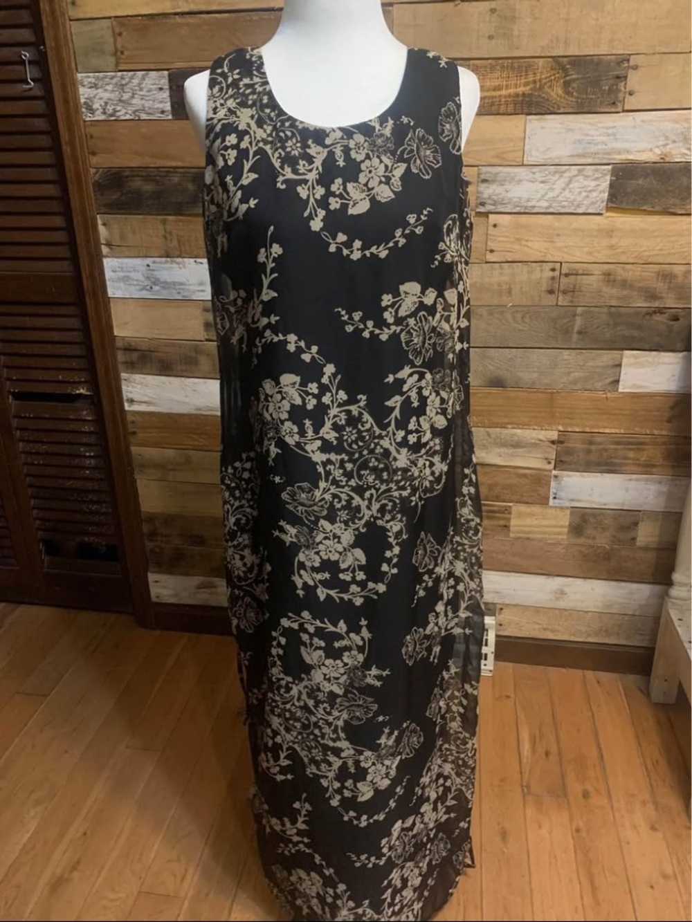 Madison Leigh Womens Sz 6 Beige Black Floral Maxi Dress With Slits On Side Great